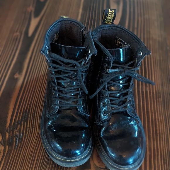 Dr.  Martens Kids patent boots sz1 - Picture 2 of 7